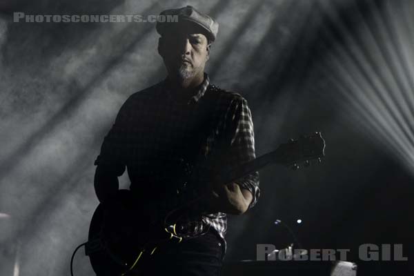 PIXIES - 2019-10-19 - PARIS - Olympia - Joey Santiago